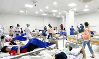 Khởi tố vụ án hàng trăm học sinh tại Nha Trang bị ngộ độc