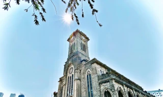 Nhà thờ Núi có lối kiến trúc cổ điển và độc đáo.