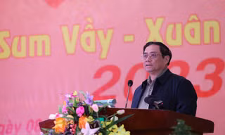 Thủ tướng Phạm Minh Chính chúc Tết công nhân, người lao động 