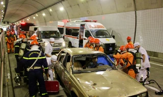 Nghẹt thở xem diễn tập cứu nạn, cứu hộ trong hầm Cổ Mã