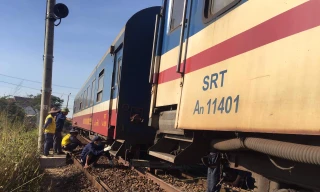 Tàu trật bánh, tuyến đường sắt Bắc - Nam bị ảnh hưởng