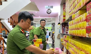 Phát hiện hàng chục nghìn loại mỹ phẩm ‘trôi nổi’ ở Phú Yên