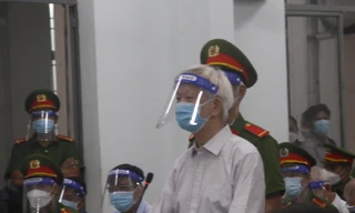 Cựu Chủ tịch UBND tỉnh Khánh Hoà Nguyễn Chiến Thắng tại toà. Ảnh CÔNG HOAN