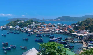 Cuộc sống ít người biết ở hòn đảo du lịch hoang sơ giữa lòng Nha Trang