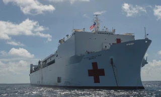 Tàu bệnh viện Hải quân Mỹ. Ảnh US Navy