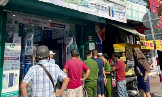 Bắt nhóm nghi can người nước ngoài cướp cửa hàng điện thoại ở Nha Trang