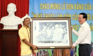 Chủ tịch nước Võ Văn Thưởng thăm bà con làng gốm Bàu Trúc