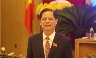 Ông Nguyễn Tấn Tuân tái đắc cử Chủ tịch UBND tỉnh Khánh Hoà. Ảnh C.H