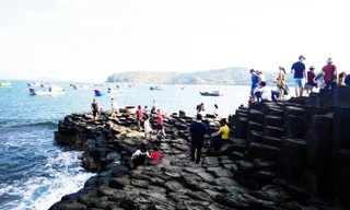 Phú Yên nhận bằng Di tích quốc gia đặc biệt danh thắng Gành Đá Đĩa 