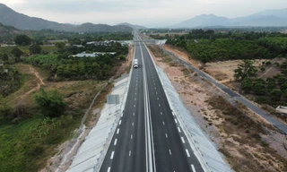 Cận cảnh cao tốc Nha Trang - Cam Lâm chính thức thu phí từ hôm nay