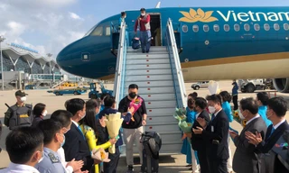 Những vị khách đầu tiên xông đất du lịch Nha Trang - Khánh Hoà. Ảnh C.H