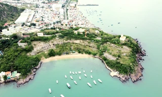 Cận cảnh Khu di tích lầu Bảo Đại 'nhường chỗ' cho biệt thự, resort