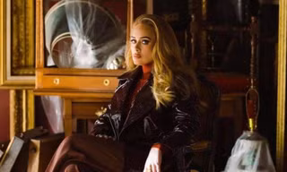 Tiết lộ bí quyết quay MV ăn khách của Adele: Ngồi hát giữa nhiều loại ghế, đi bộ qua cầu