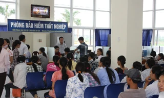 Hàng ngàn người chờ nhiều tháng chưa nhận được trợ cấp thất nghiệp