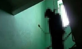 Nguyên giám đốc phòng giao dịch ngân hàng chết trong tư thế treo cổ 