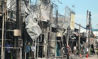 Hiện trường vụ cháy xe bồn khiến 6 người chết, 19 nhà cháy