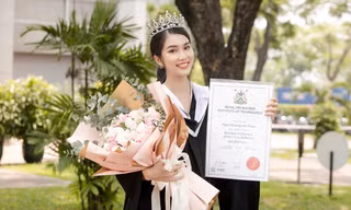 Á hậu Phương Anh chia sẻ khi tiếp tục giành học bổng cao học của ĐH RMIT