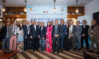 Doanh nghiệp Việt Nam tại Anh ủng hộ hơn 2 tỷ đồng cho công tác phòng chống dịch