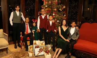 Hà Kiều Anh khoe ảnh cả nhà đón năm mới đẹp như 'gia đình đá quý' khiến fans trầm trồ