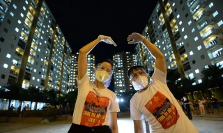 Dàn sao Việt hô vang "Việt Nam chiến thắng" động viên tinh thần y, bác sĩ và bệnh nhân