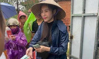 Thủy Tiên và ê-kíp bị "tố" không chịu trả lại 30 triệu tiền từ thiện chuyển khoản nhầm