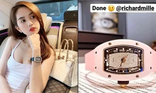 Dẫu nhà vừa bị mất trộm, Ngọc Trinh hết khoe siêu xe 30 tỷ lại sắm đồng hồ 2,6 tỷ đồng