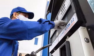 Giá xăng tăng gần 200 đồng/lít từ 15h hôm nay