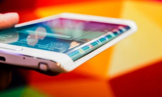 Samsung Galaxy Note Edge ra mắt vào năm ngoái