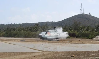 Hiện trường trực thăng rơi. 