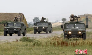 [ẢNH] Xem lính NATO tập trận sát biên giới Nga