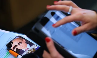 Bất chấp nền kinh tế đang ở giai đoạn khó khăn, Tổng thống Putin vẫn chiếm được cảm tình của người dân Nga. Ảnh: Tass