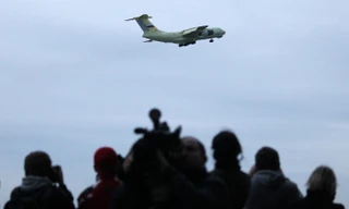 Máy bay, tàu chiến Nga bất ngờ xuất hiện gần biên giới Latvia