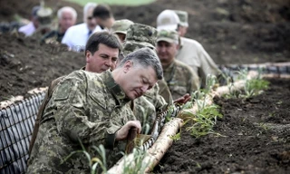 Tận thấy Tổng thống Ukraine dưới chiến hào miền Đông