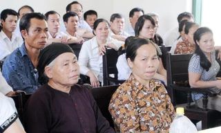 Mẹ chồng - nàng dâu tại phiên tòa xét xử. Ảnh: Tuấn Nguyễn