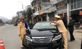 Chủ tịch phường điều khiển xe ô tô ngược đường bị xử phạt 22 triệu đồng