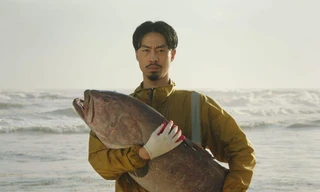 Tranh luận chưa ngưng 'Mang tiền về cho mẹ'