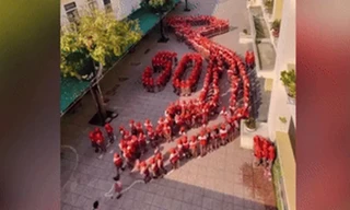 Ý nghĩa khoảnh khắc 450 học sinh tiểu học xếp hình bản đồ Việt Nam