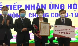 Tập đoàn Nam Cường đã trao tặng 10 tỷ đồng vào Quỹ vắc xin phòng chống covid-19 