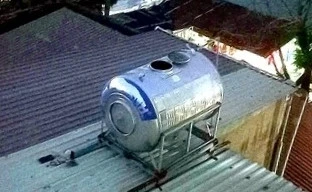 Thợ sửa nhà kể phút 'lạnh gáy' khi ngó vào bồn nước thấy có bộ xương người