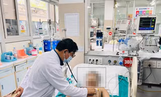 Vụ cháy chung cư mini ở Hà Nội: Con gái gọi điện thoại, không nghĩ còn hy vọng