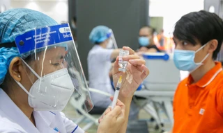 Người lao động được tiêm vắc xin, ở trọ, xét nghiệm... miễn phí khi trở lại TPHCM