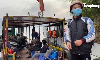 Những chuyến đò đưa tri thức trở lại điểm trường vùng lòng hồ sông Đà