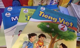 Phí phát hành SGK và suy nghĩ của giáo viên