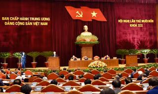 Bộ Chính trị xem xét, quyết định tổng biên chế hệ thống chính trị 