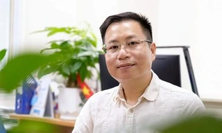 Kính chiếu yêu