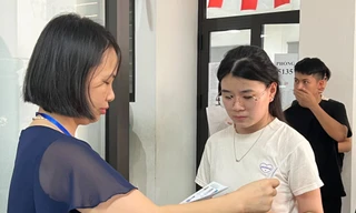 Sỹ tử hoàn thành bài Ngữ Văn, đề dễ thở, thí sinh phấn khởi