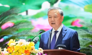 Tổng Bí thư Tô Lâm cảnh báo tình trạng 'đục nước, béo cò' khi sắp xếp tổ chức bộ máy