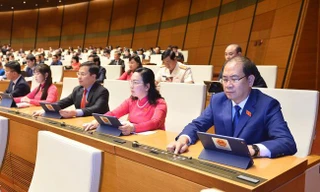 Công dân có thể được dự thính các phiên họp công khai của Quốc hội