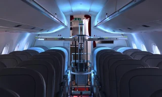 Robot UVeya được trang bị tia cực tím có khả năng diệt virus. Ảnh: Reuters 