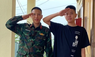 Hai anh em cùng xung phong nhập ngũ 